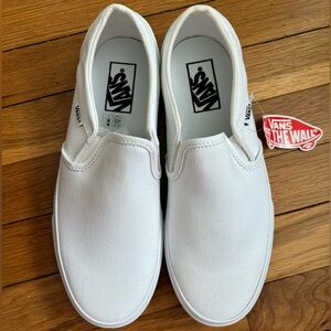 Women size 9 canvas shoes. Brand new never worn!